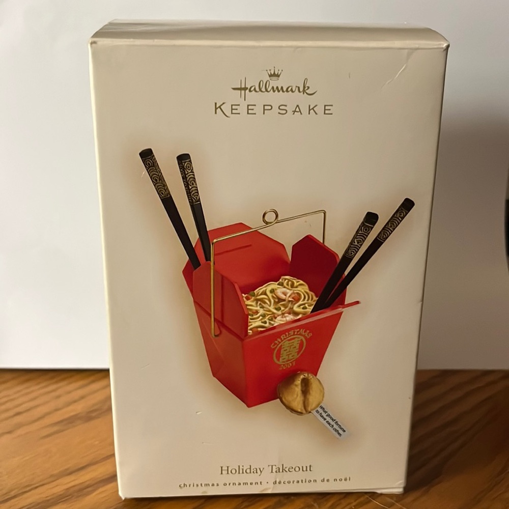 NIB Hallmark Keepsake Collectible Ornament “2007 holiday takeout”